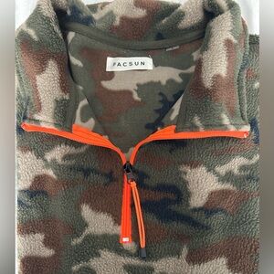 Brand New PacSun
Men’s fleece pullover with zipper
NWT
SIZE L